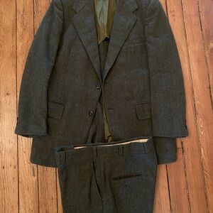 Vintage tweed herringbone green suit 41/42S